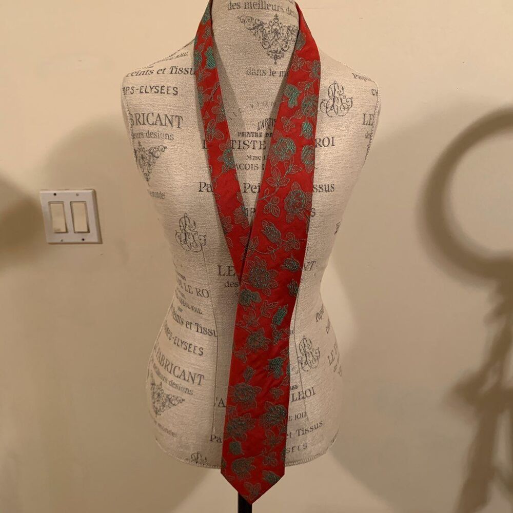 Traditional Steiner Floral Pattern Tie
